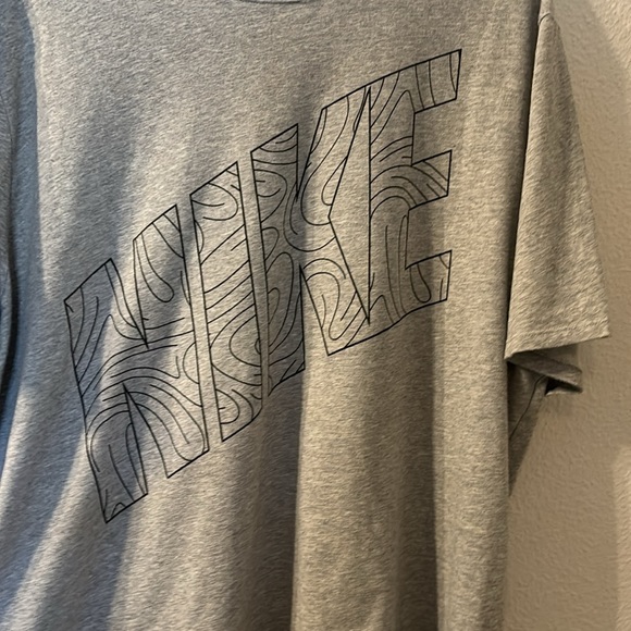 Nike The Nike tee gray graphic tee size XXL - Picture 2 of 5